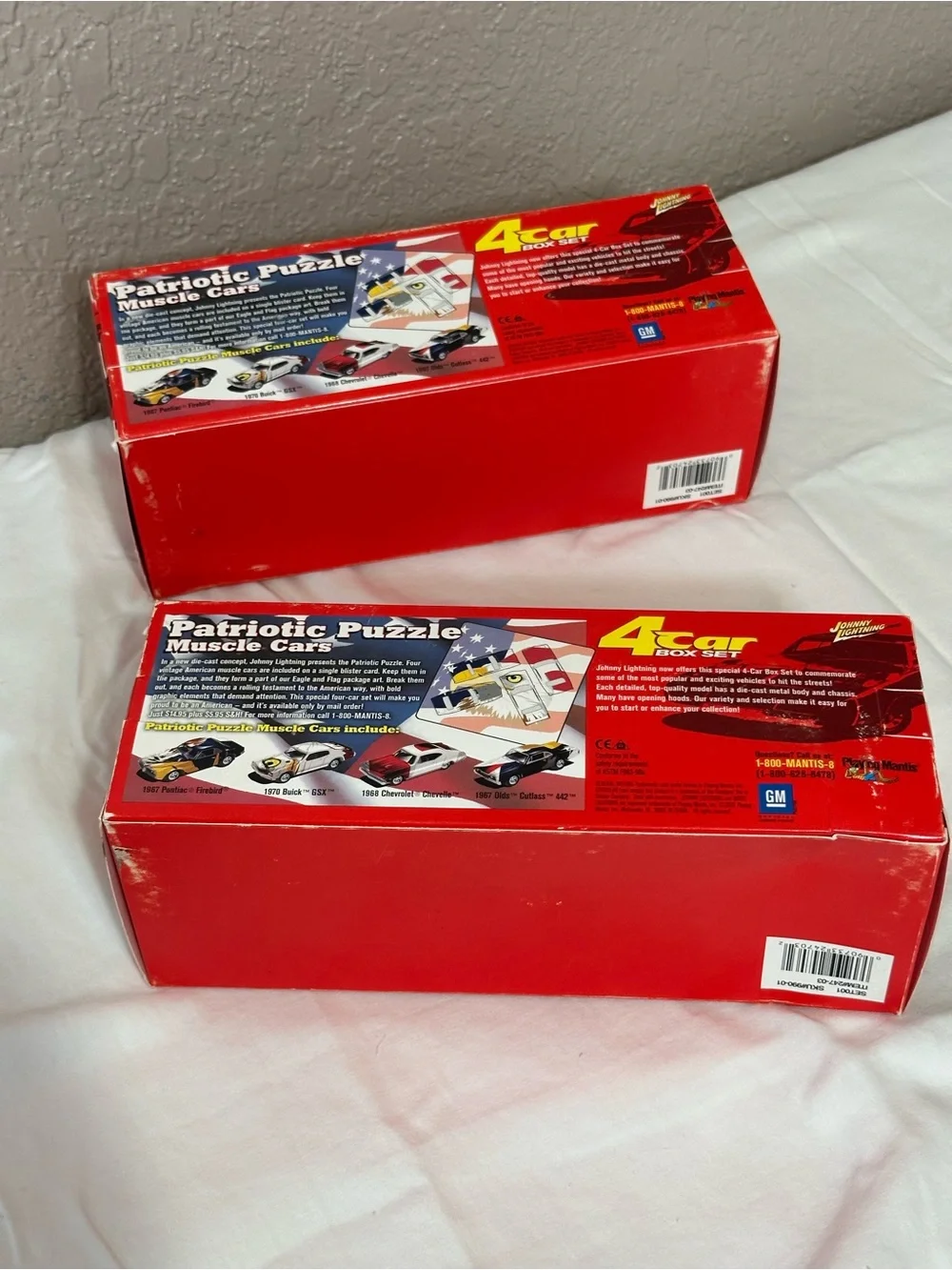 Johnny Lightning 4 Car Box Set Corvettes Lot of Two